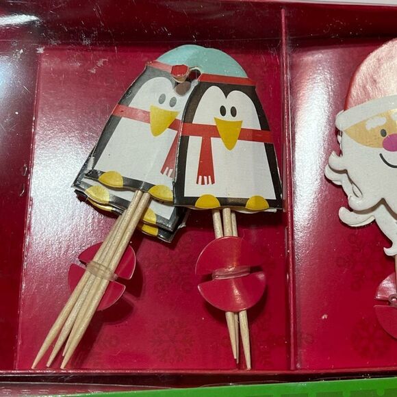 Penguin Cupcake Wrap Kit with Liners, Wraps and Toppers set of 48 NWT - Picture 4 of 5